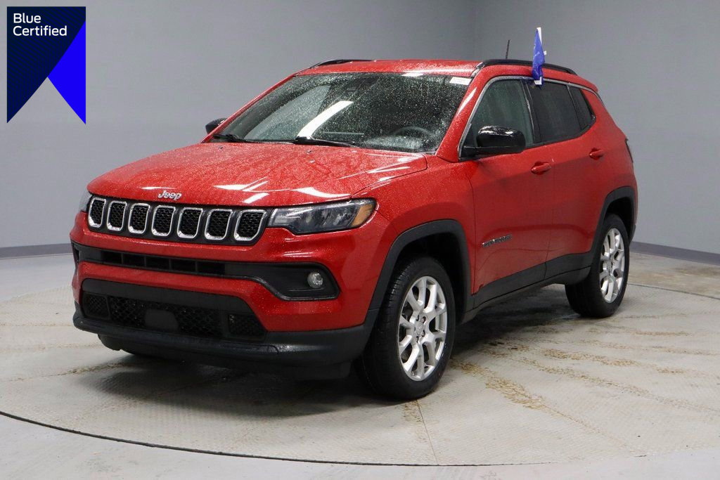 Used 2023 Jeep Compass Latitude image 1