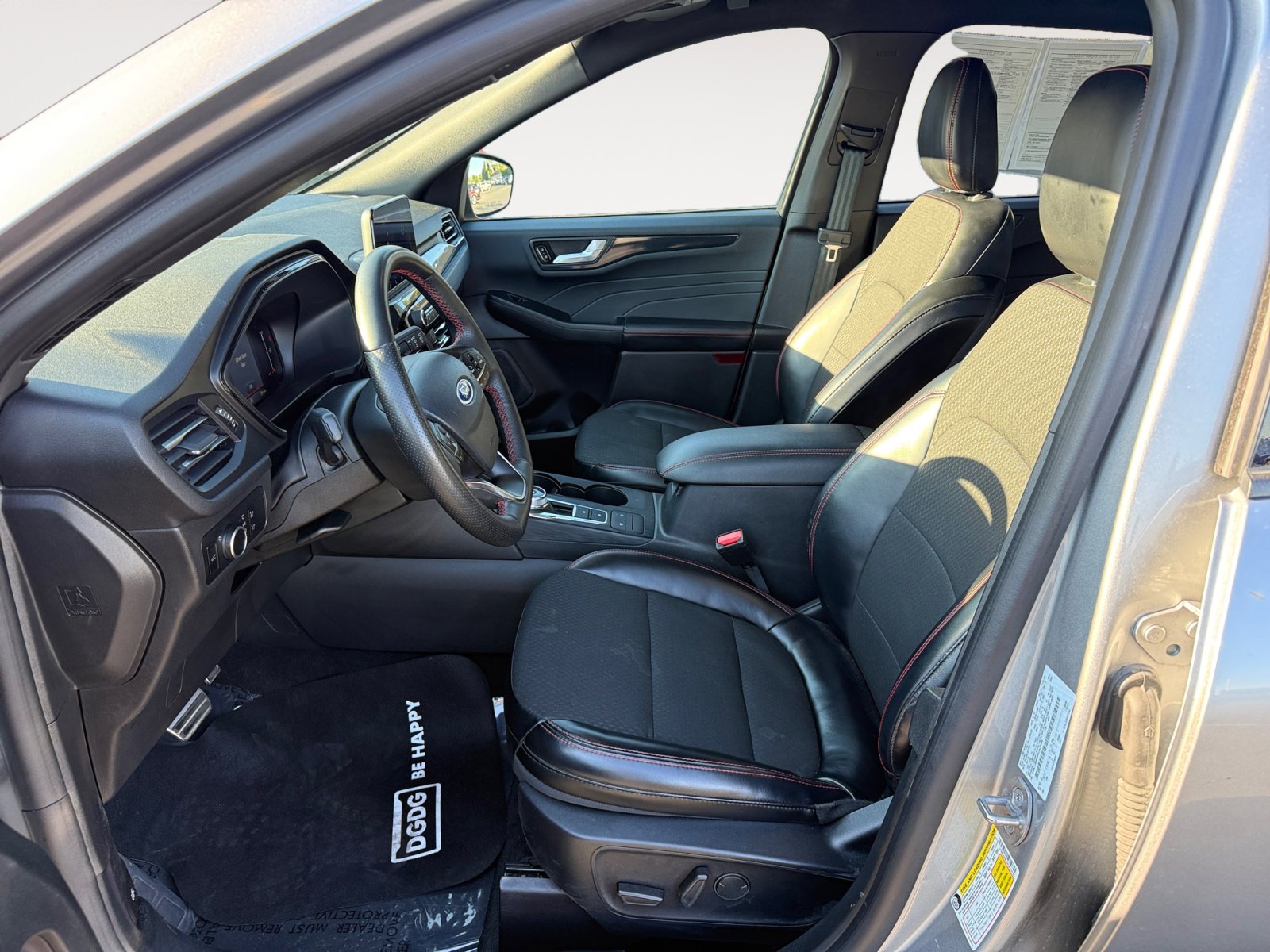 Certified 2024 Ford Escape ST-Line AWD/4WD image 10