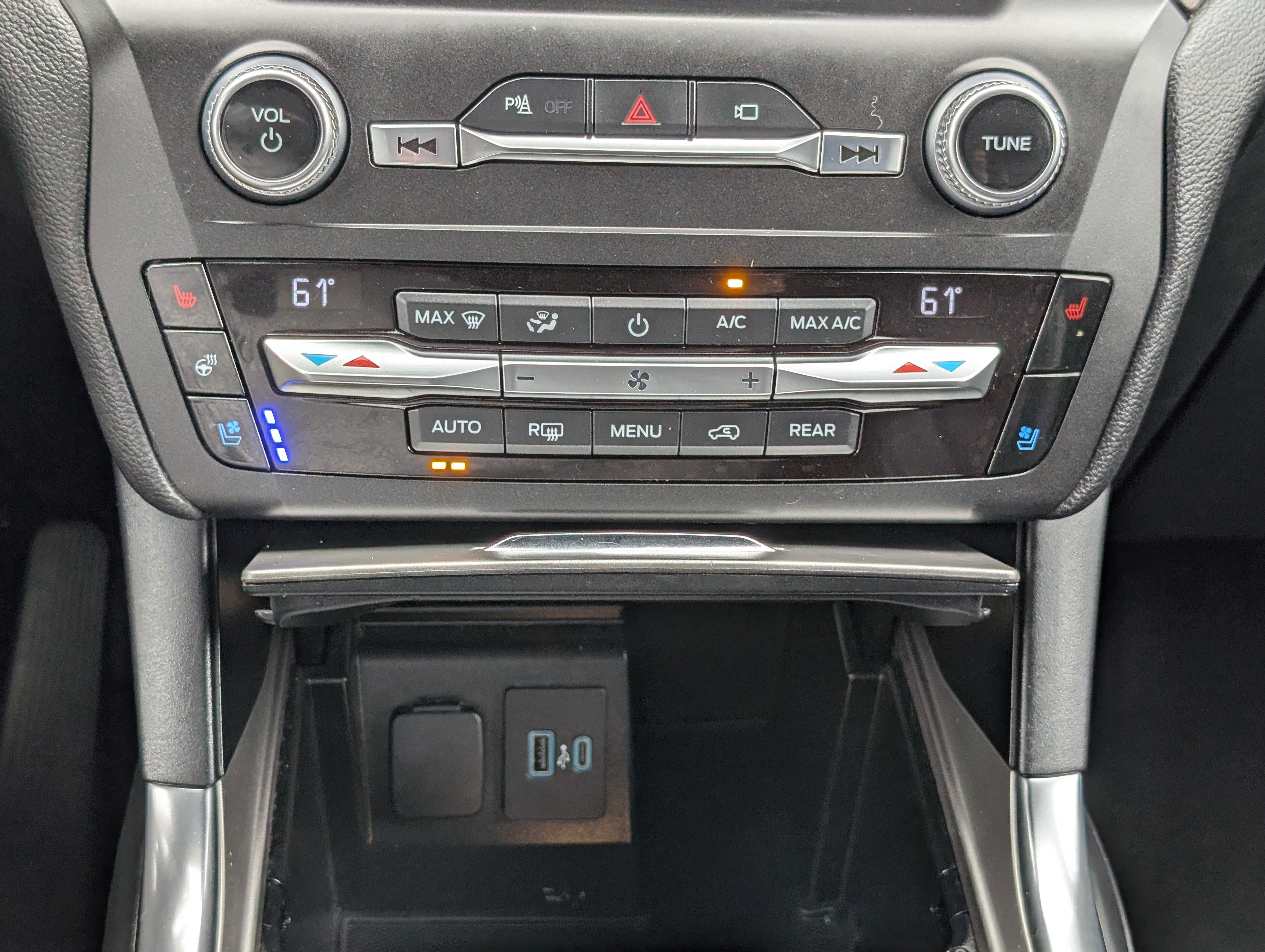 Certified 2020 Ford Explorer Limited AWD/4WD image 33