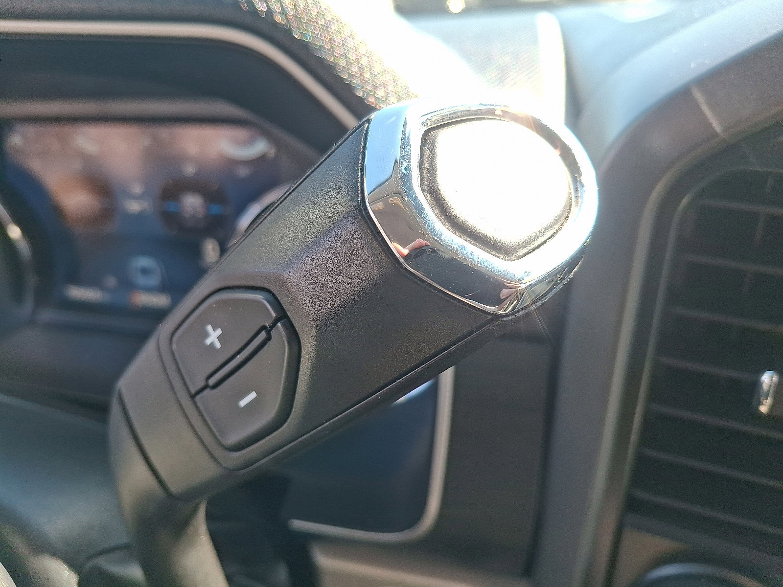 Certified 2021 Ford F150 XLT w/ Equipment Group 302A High image 14