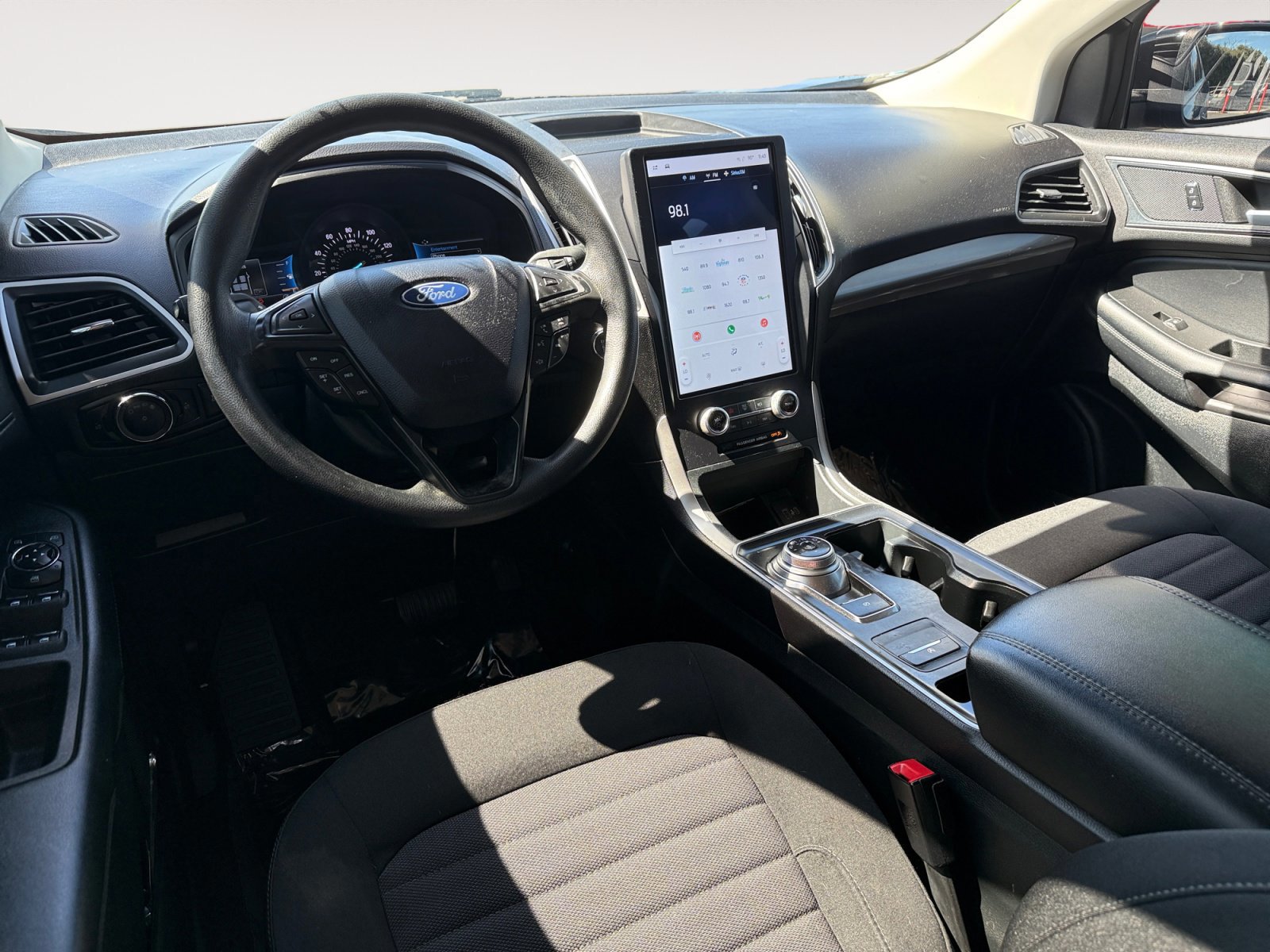 Certified 2024 Ford Edge SE w/ Black Appearance Package image 15