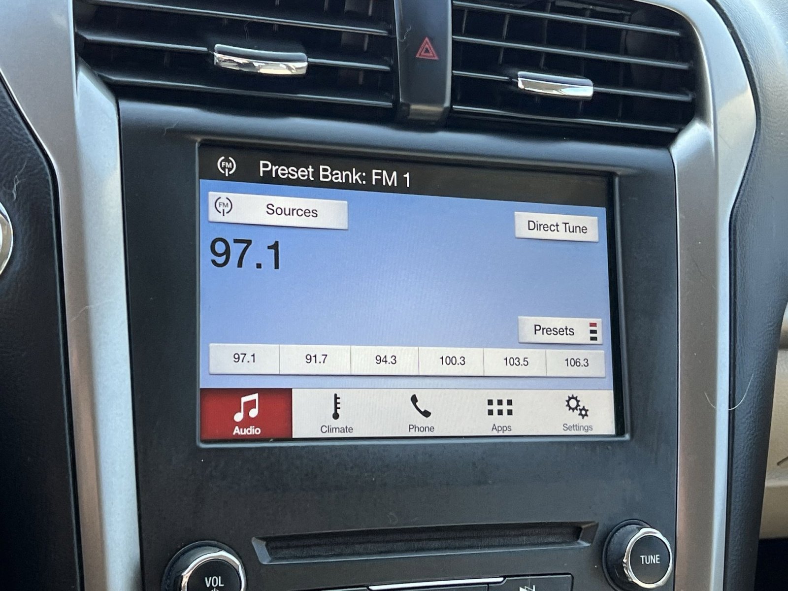 Certified 2017 Ford Fusion SE w/ Fusion SE Technology Package image 18