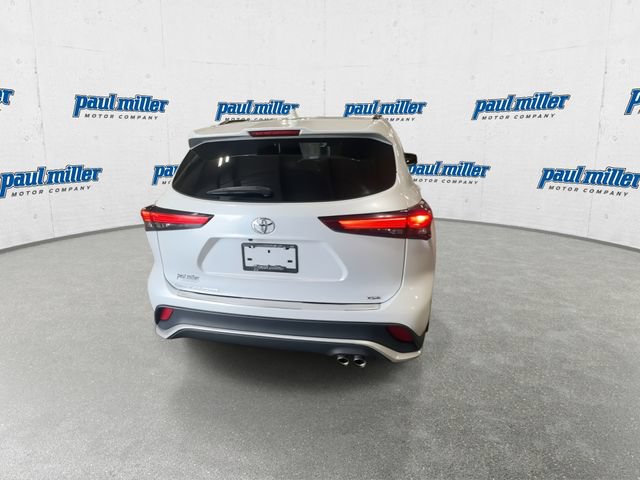 Used 2023 Toyota Highlander XSE FWD image 10
