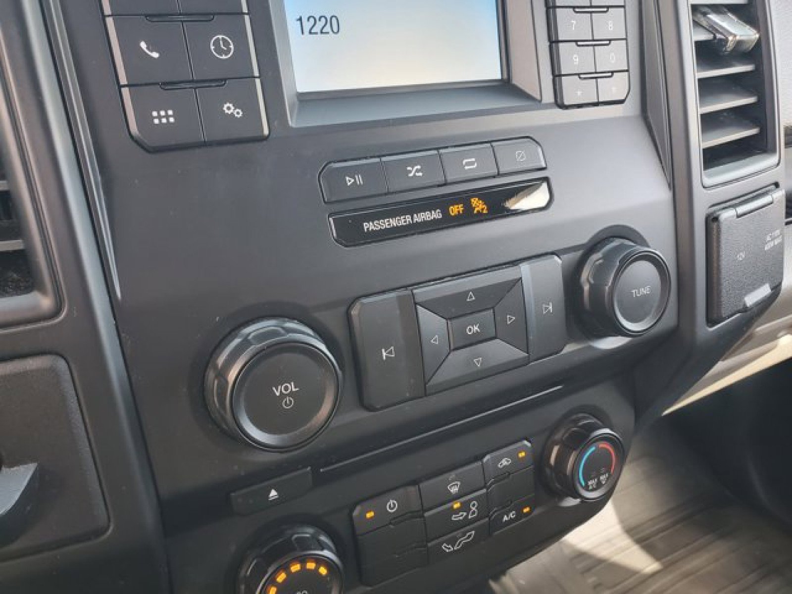 Certified 2018 Ford F150 XL w/ Equipment Group 101A Mid image 19