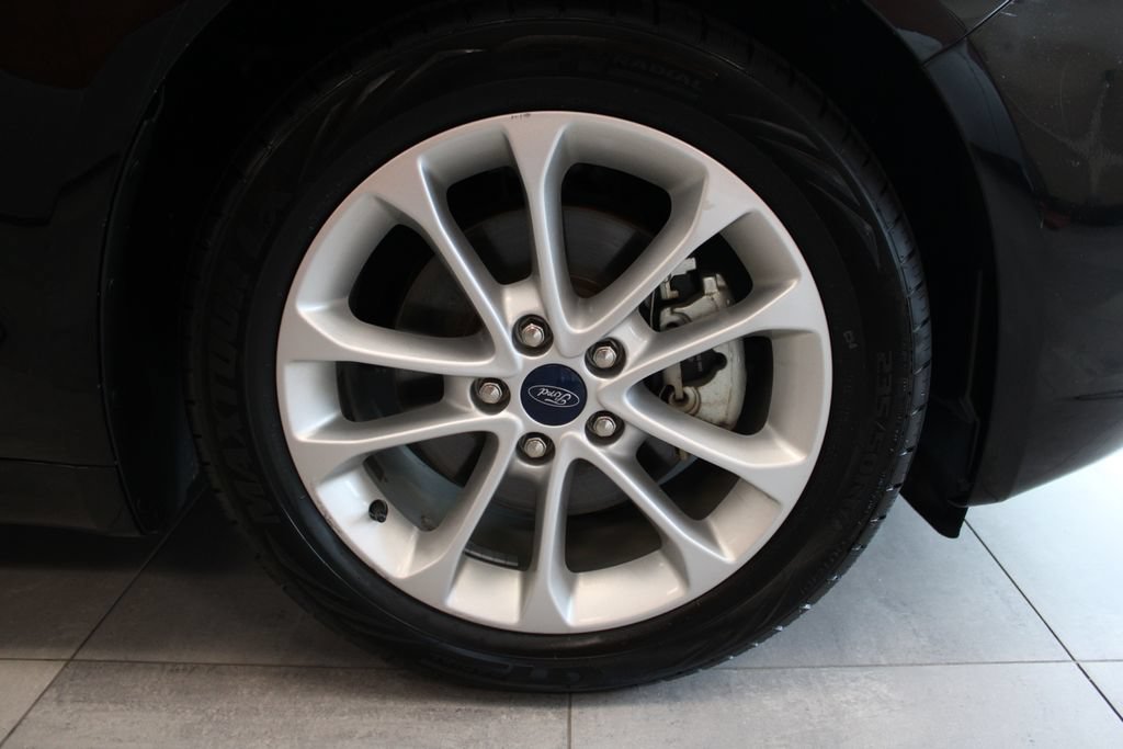 Certified 2020 Ford Fusion SE FWD image 11