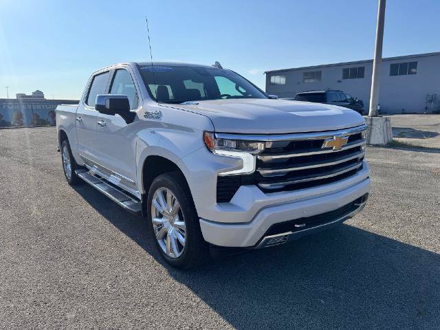 Used 2024 Chevrolet Silverado 1500 High Country w/ High Country Premium Package AWD/4WD image 13