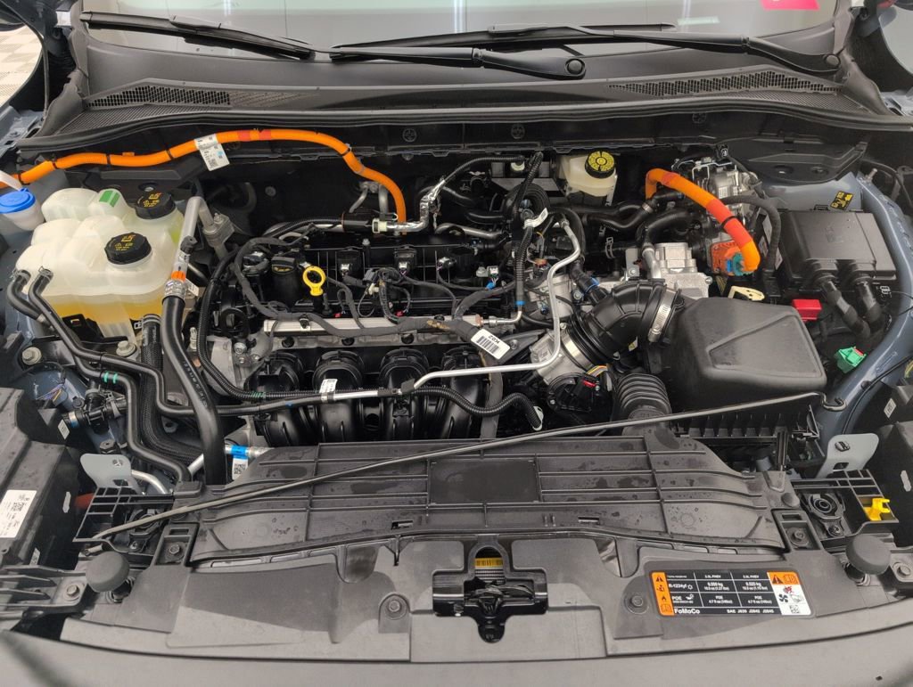 Certified 2025 Ford Escape Platinum image 46