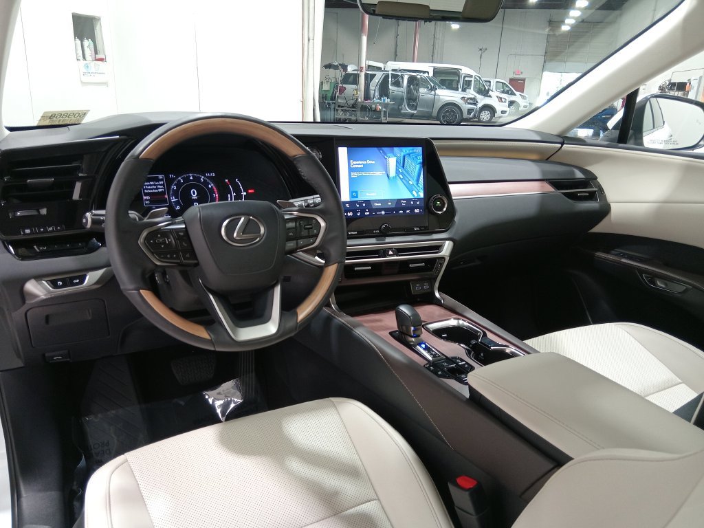 Used 2023 Lexus RX 350 Premium w/ Accessory Package AWD/4WD image 15