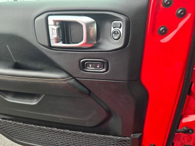 Used 2025 Jeep Wrangler Unlimited Sahara AWD/4WD image 14