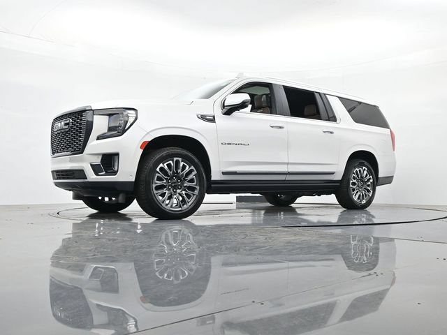Used 2023 GMC Yukon XL Denali Ultimate AWD/4WD image 43