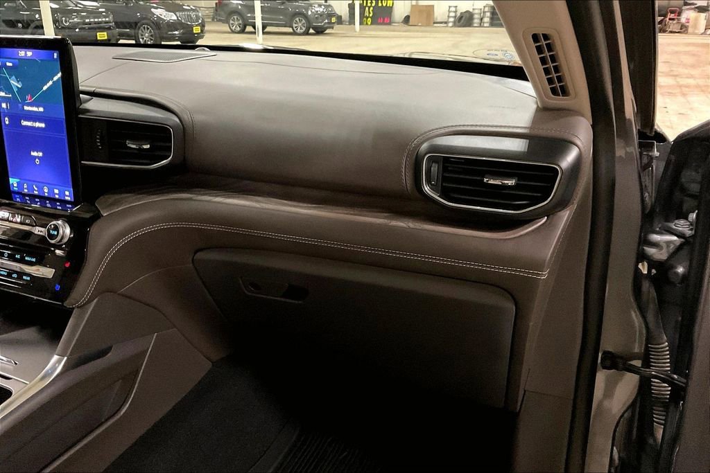 Certified 2021 Ford Explorer Platinum w/ Equipment Group 601A image 15