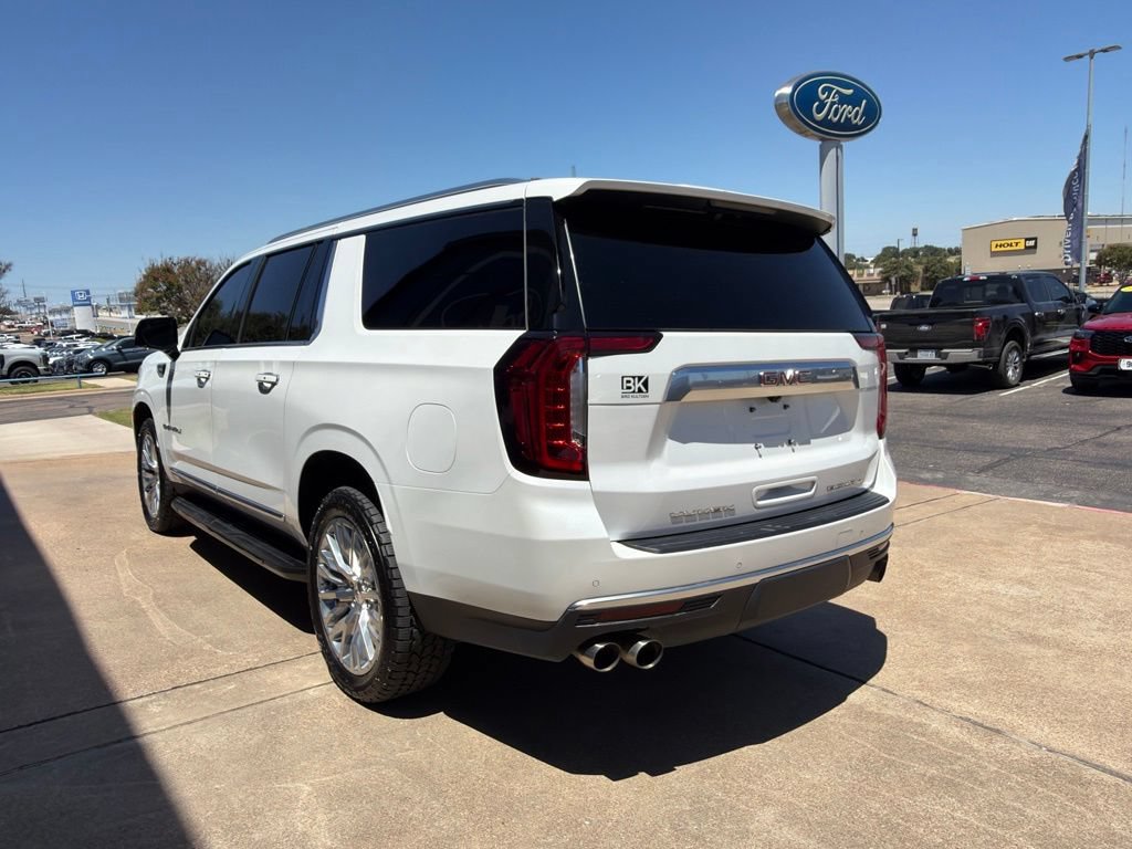 Used 2023 GMC Yukon XL Denali AWD/4WD image 5