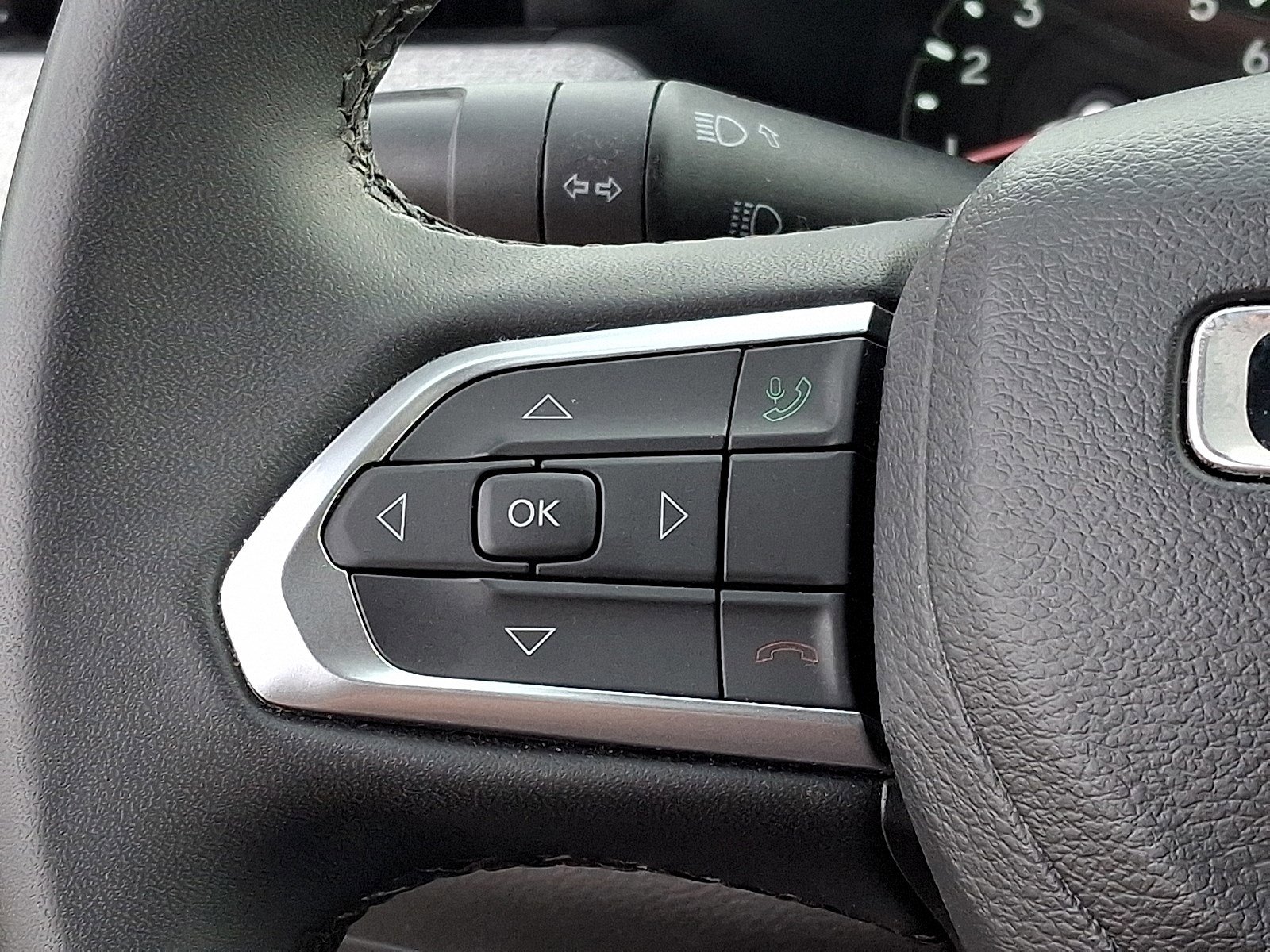 Used 2024 Jeep Compass Latitude image 19