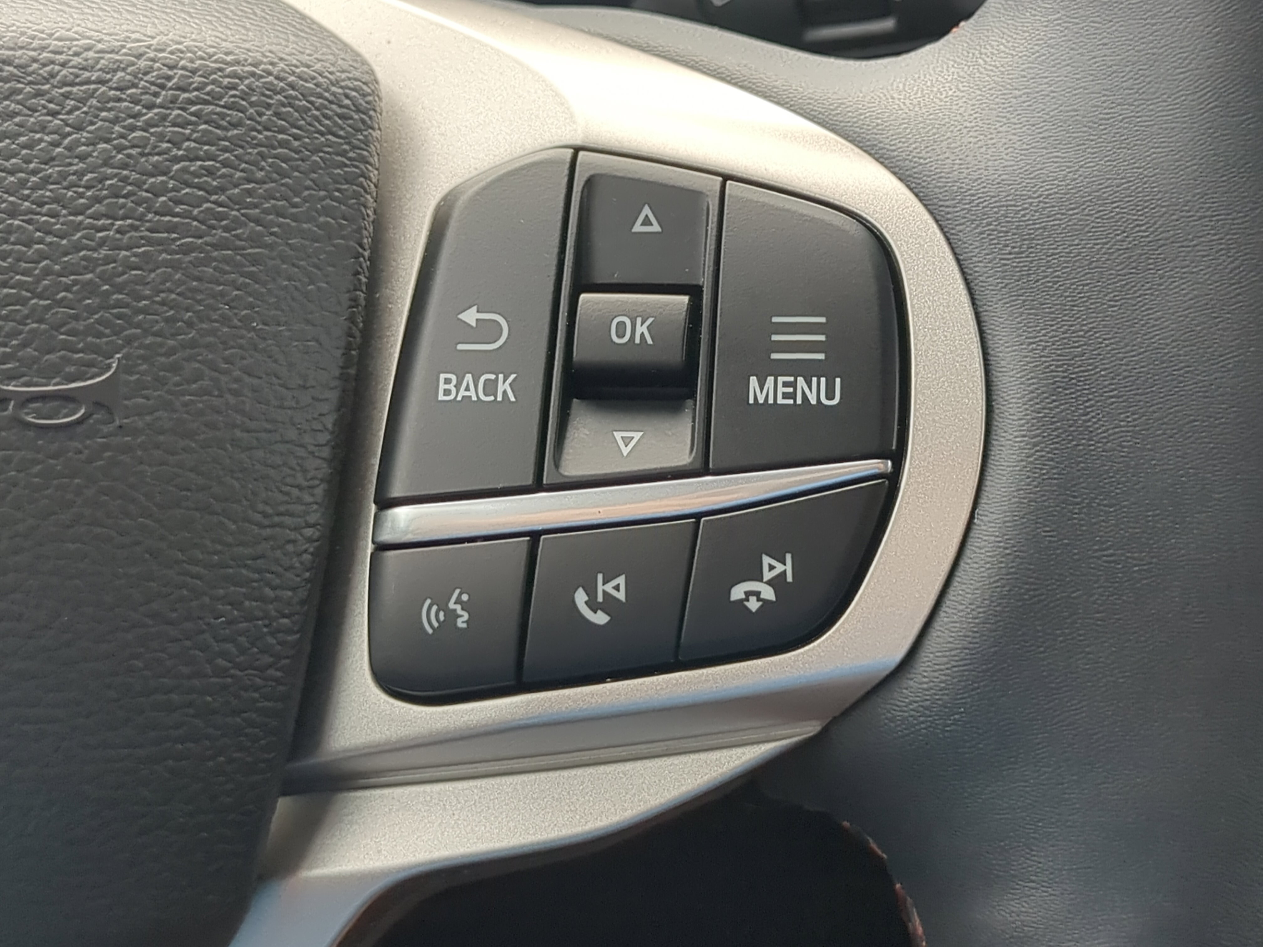 Certified 2025 Ford Explorer Active w/ Active Comfort Package RWD image 24