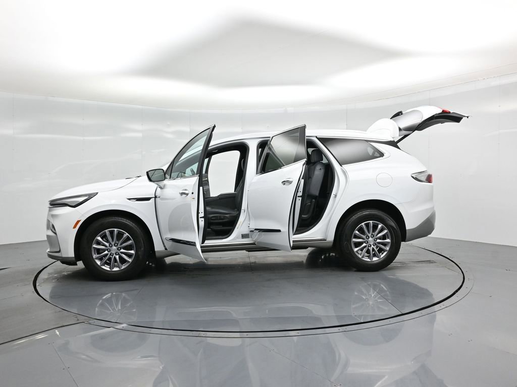 Used 2022 Buick Enclave Essence image 57