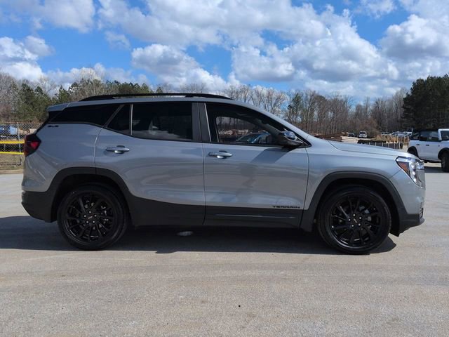 Used 2023 GMC Terrain SLE w/ Driver Convenience Package image 5
