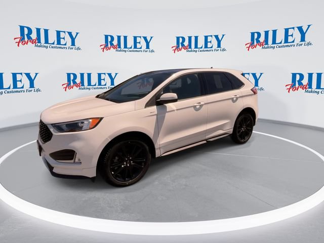 Certified 2024 Ford Edge ST-Line w/ Class II Trailer Tow Package AWD/4WD image 4