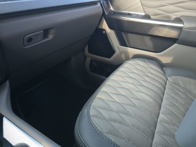 Certified 2026 Ford F350 Platinum w/ Platinum Plus Package image 19