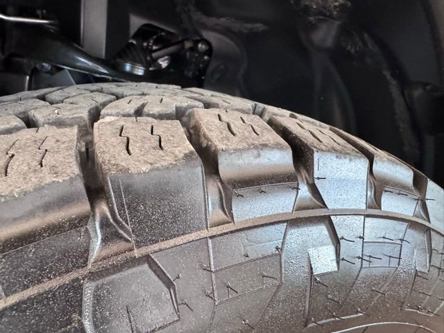 Used 2023 Nissan Frontier SV w/ SV Convenience Package image 25