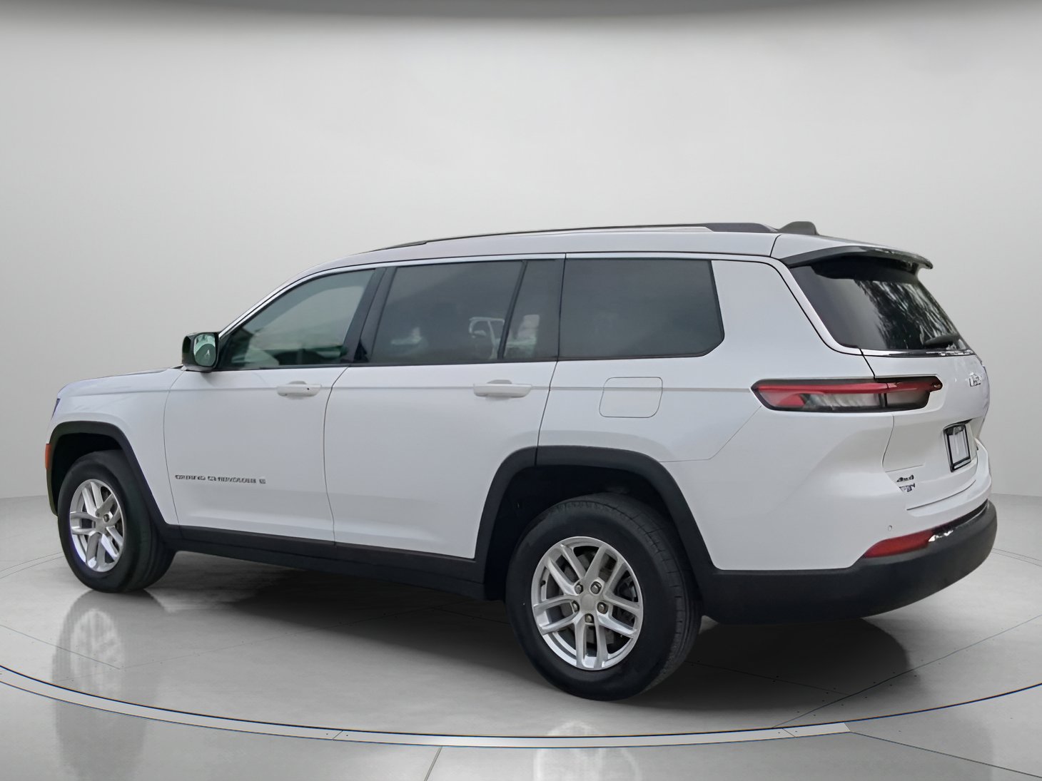 Used 2024 Jeep Grand Cherokee L Laredo AWD/4WD image 19
