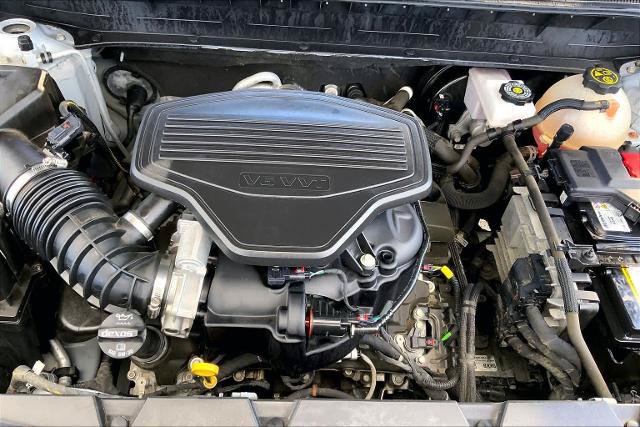Used 2022 GMC Acadia AT4 w/ LPO, Cargo Package AWD/4WD image 31