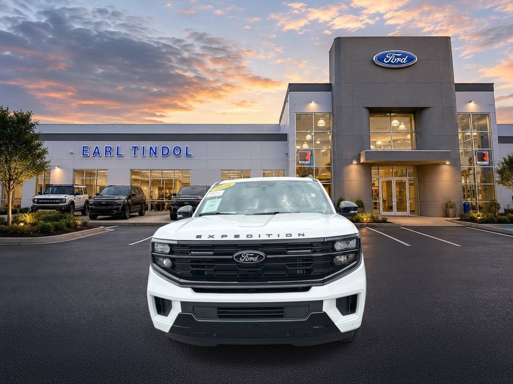 Certified 2026 Ford Expedition Platinum w/ Stealth Appearance Package AWD/4WD image 4