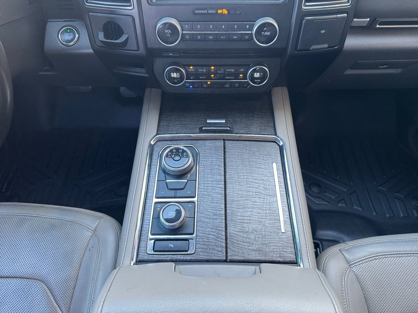 Certified 2018 Ford Expedition Limited image 11