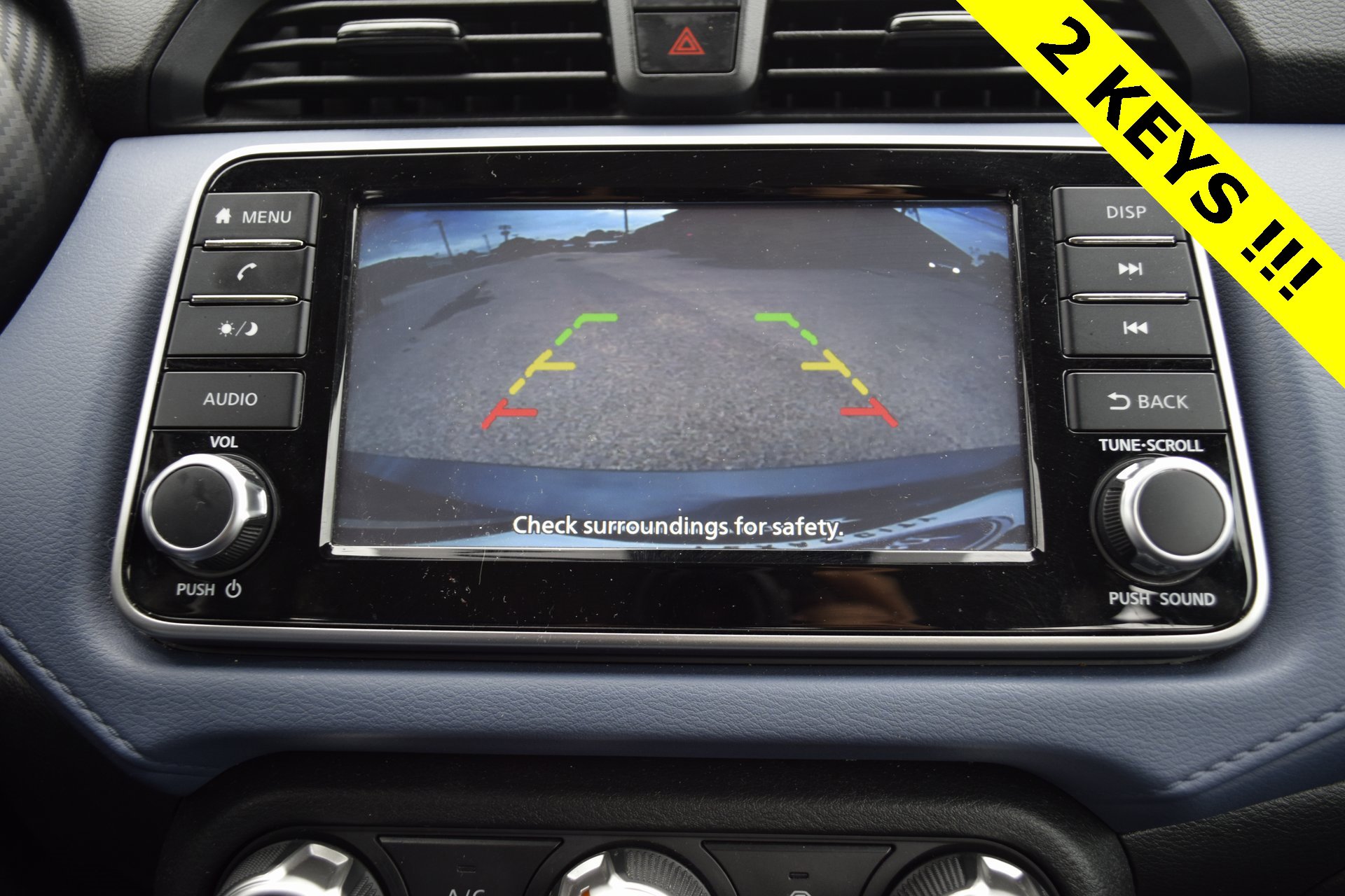 Used 2023 Nissan Versa SV image 5