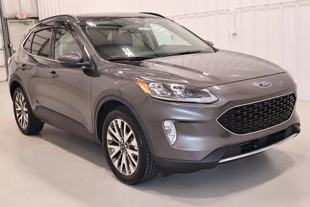 Certified 2020 Ford Escape Titanium w/ Titanium Premium Package 2.0 AWD/4WD image 4