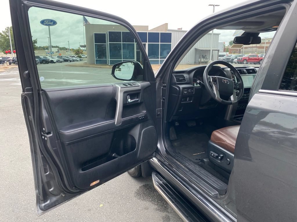 Used 2021 Toyota 4Runner Limited AWD/4WD image 10