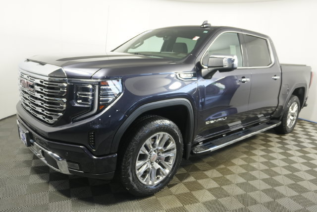 Used 2023 GMC Sierra 1500 Denali w/ Technology Package AWD/4WD image 7