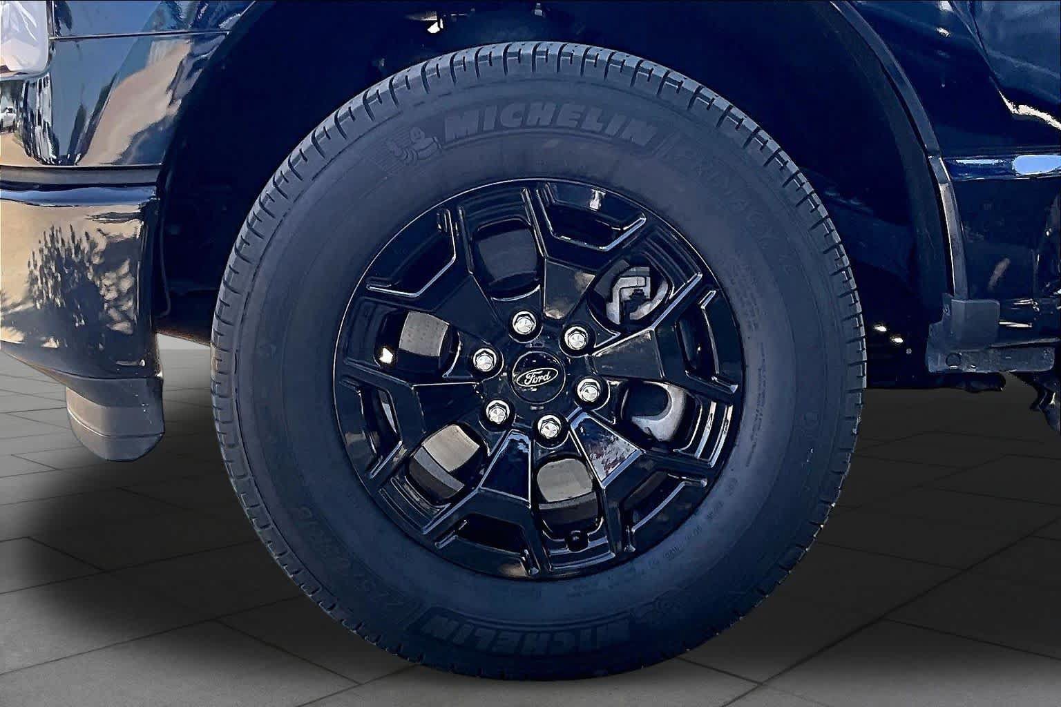 Certified 2025 Ford F150 Lightning XLT AWD/4WD image 10