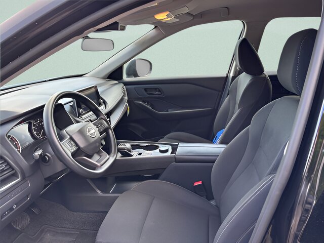 Used 2025 Nissan Rogue S AWD/4WD image 4