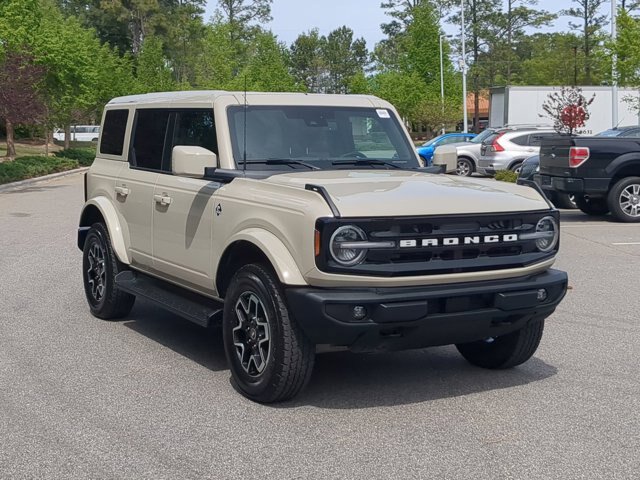 Certified 2025 Ford Bronco Outer Banks AWD/4WD image 2