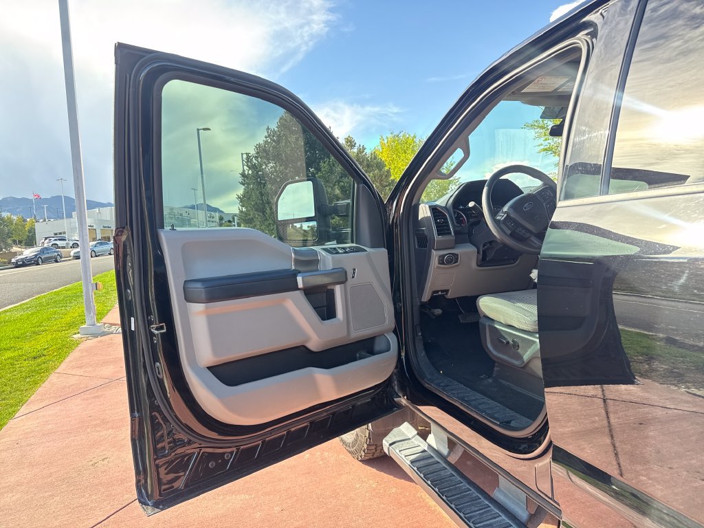 Certified 2022 Ford F250 XLT w/ Black Appearance Package AWD/4WD image 10