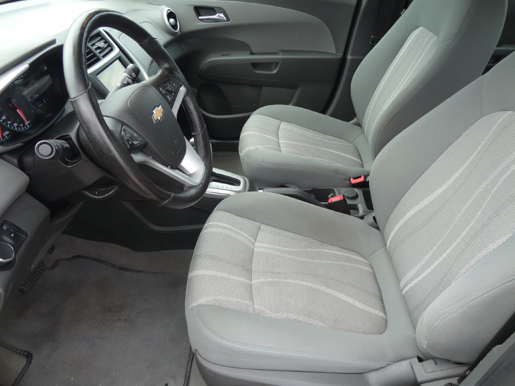 Used 2018 Chevrolet Sonic LT w/ Convenience Package FWD image 6
