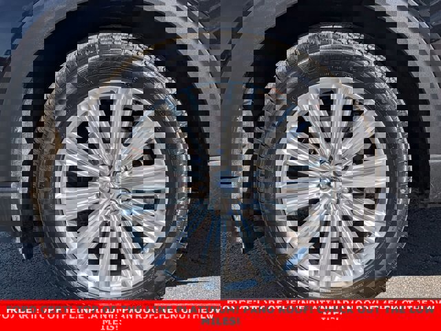 Certified 2025 Ford Explorer Platinum w/ LUX Leather Package image 9