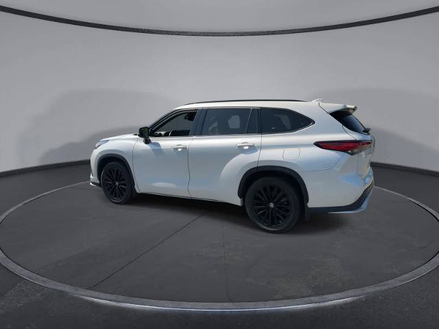 Used 2023 Toyota Highlander XSE AWD/4WD image 6