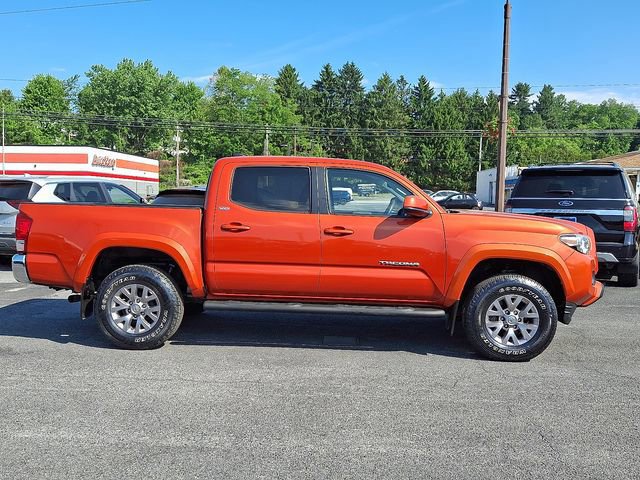 Used 2017 Toyota Tacoma SR5 w/ Tow Package AWD/4WD image 7