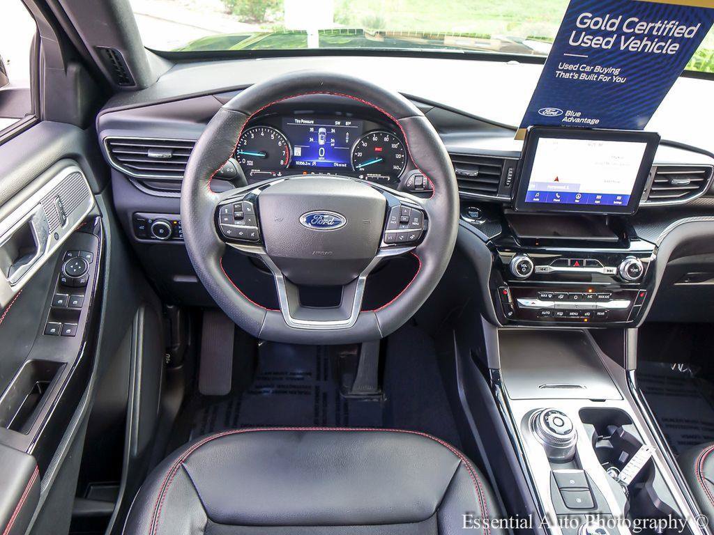 Certified 2024 Ford Explorer ST-Line w/ Class IV Trailer Tow Package AWD/4WD image 16