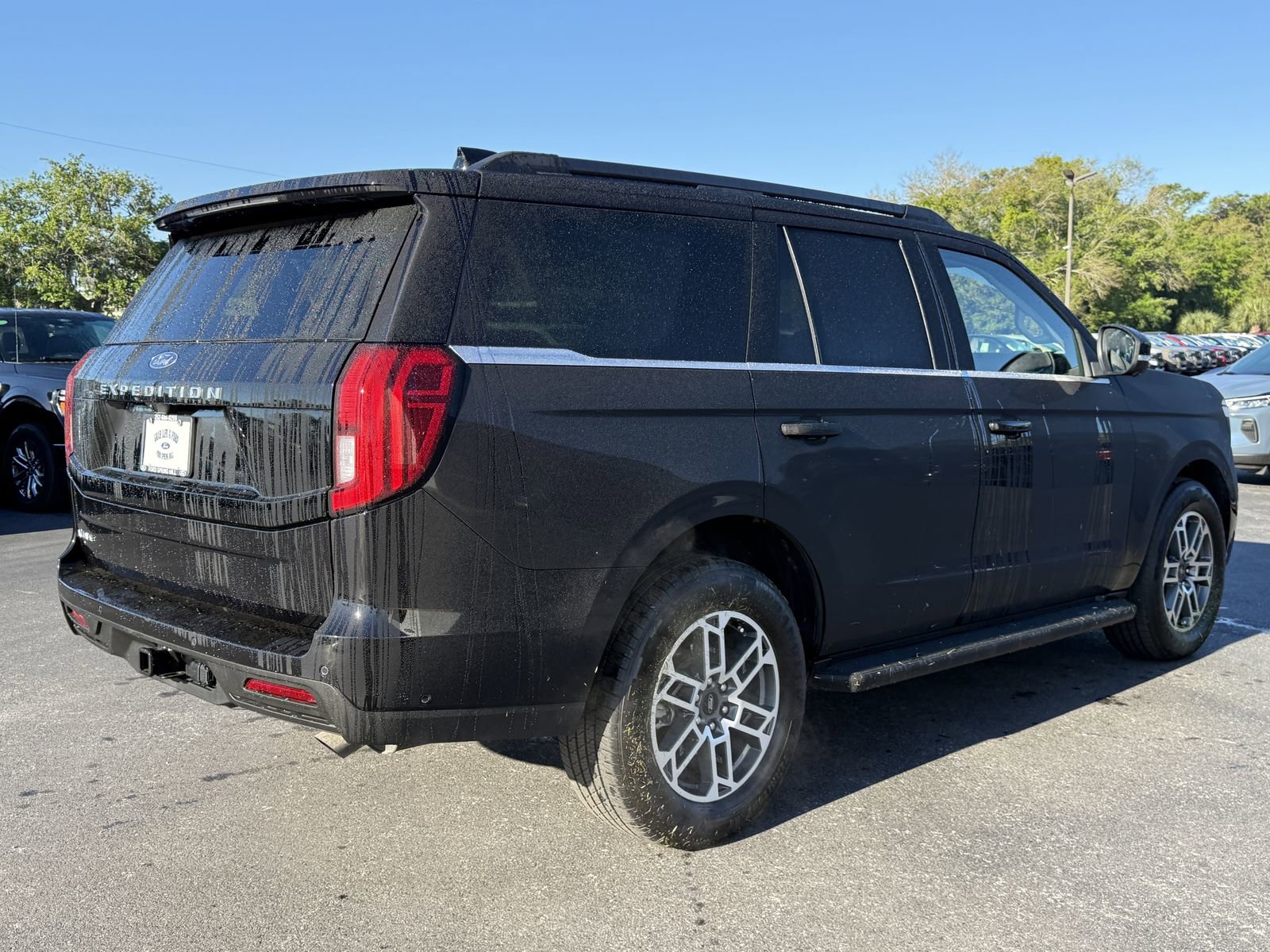 Certified 2025 Ford Expedition Active image 4