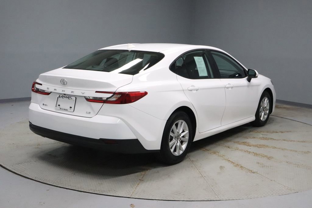 Used 2025 Toyota Camry LE FWD image 5