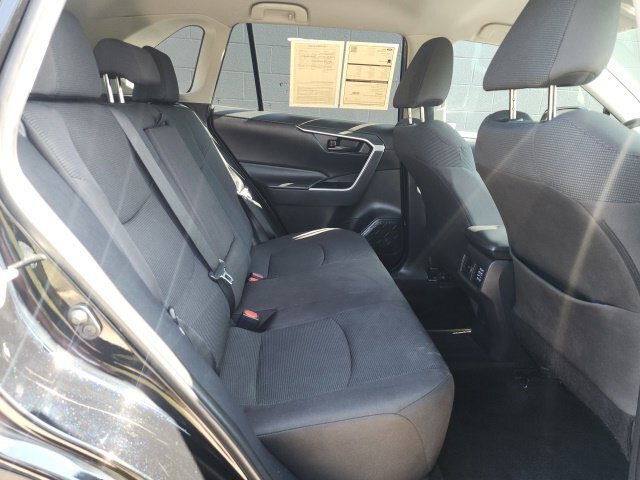 Used 2022 Toyota RAV4 LE AWD/4WD image 11