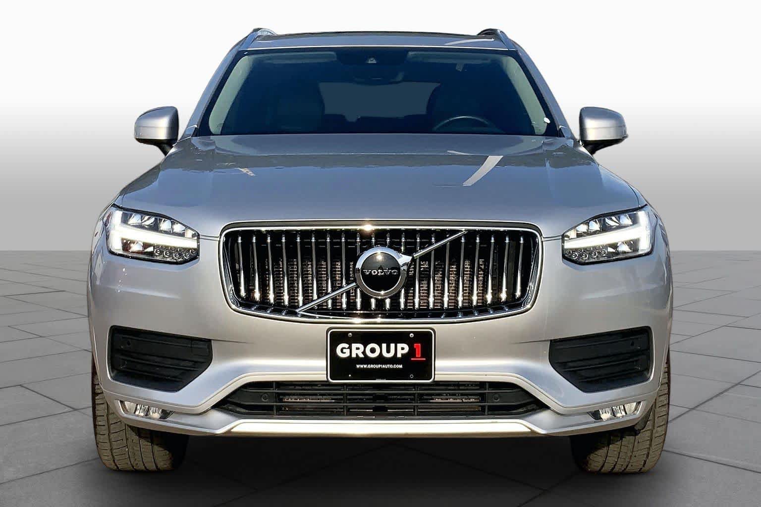 Used 2022 Volvo XC90 T5 Momentum FWD image 4