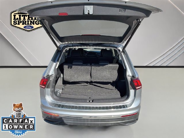 Used 2023 Volkswagen Tiguan SE w/ Panoramic Sunroof Package FWD image 13