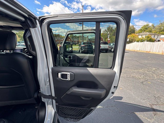 Used 2022 Jeep Wrangler Unlimited Sahara w/ Cold Weather Group AWD/4WD image 13