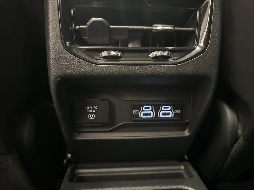 Used 2023 Jeep Grand Cherokee L Limited image 27