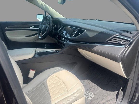 Used 2022 Buick Enclave Avenir w/ Avenir Technology Package AWD/4WD image 11