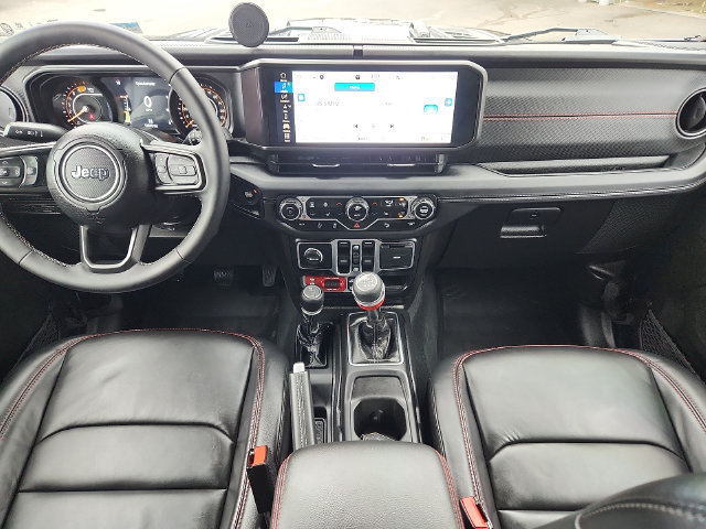 Used 2025 Jeep Wrangler Unlimited Rubicon AWD/4WD image 8