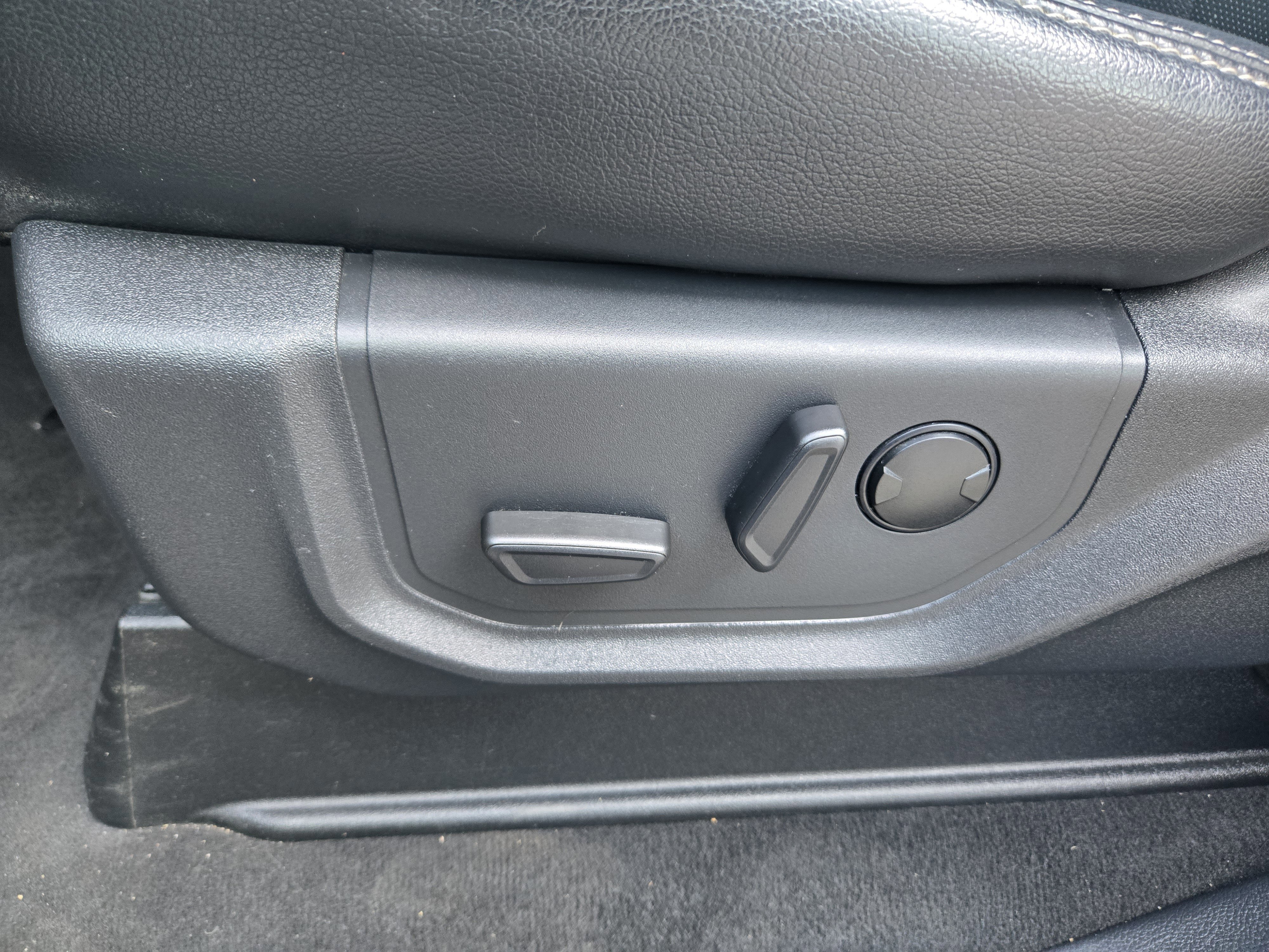 Certified 2022 Ford F350 Lariat w/ Chrome Package image 20